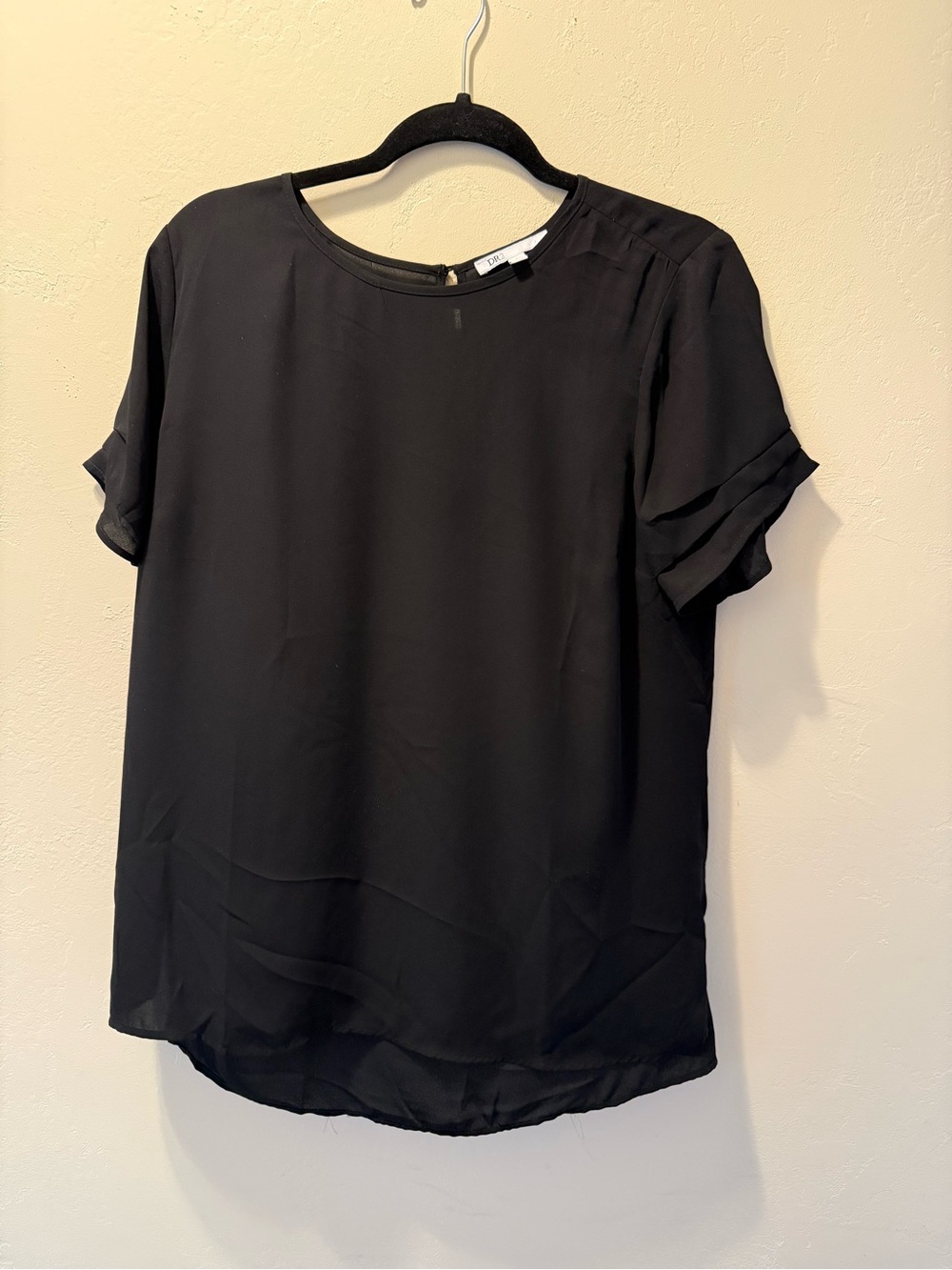 DR2 Black Short-Sleeve Crewneck Blouse